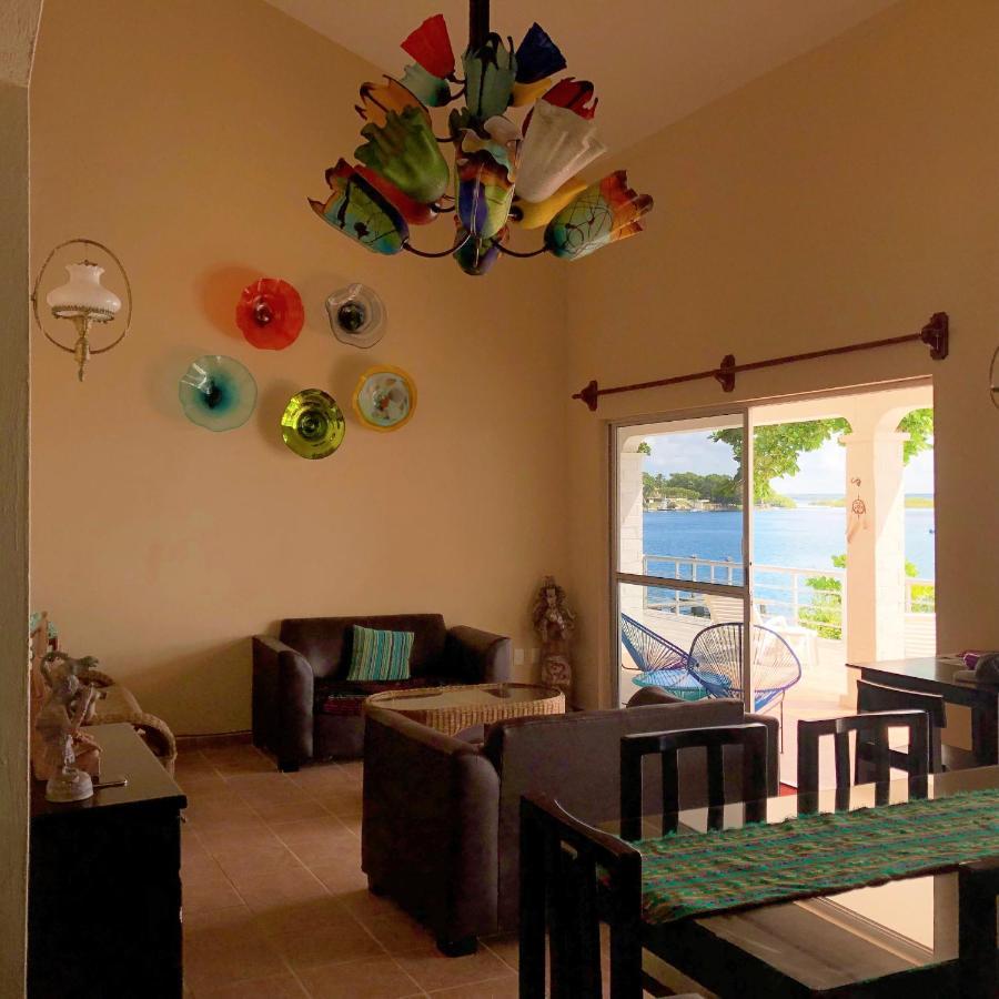 Casa Sol Y Luna Bacalar Bed and Breakfast Exteriör bild